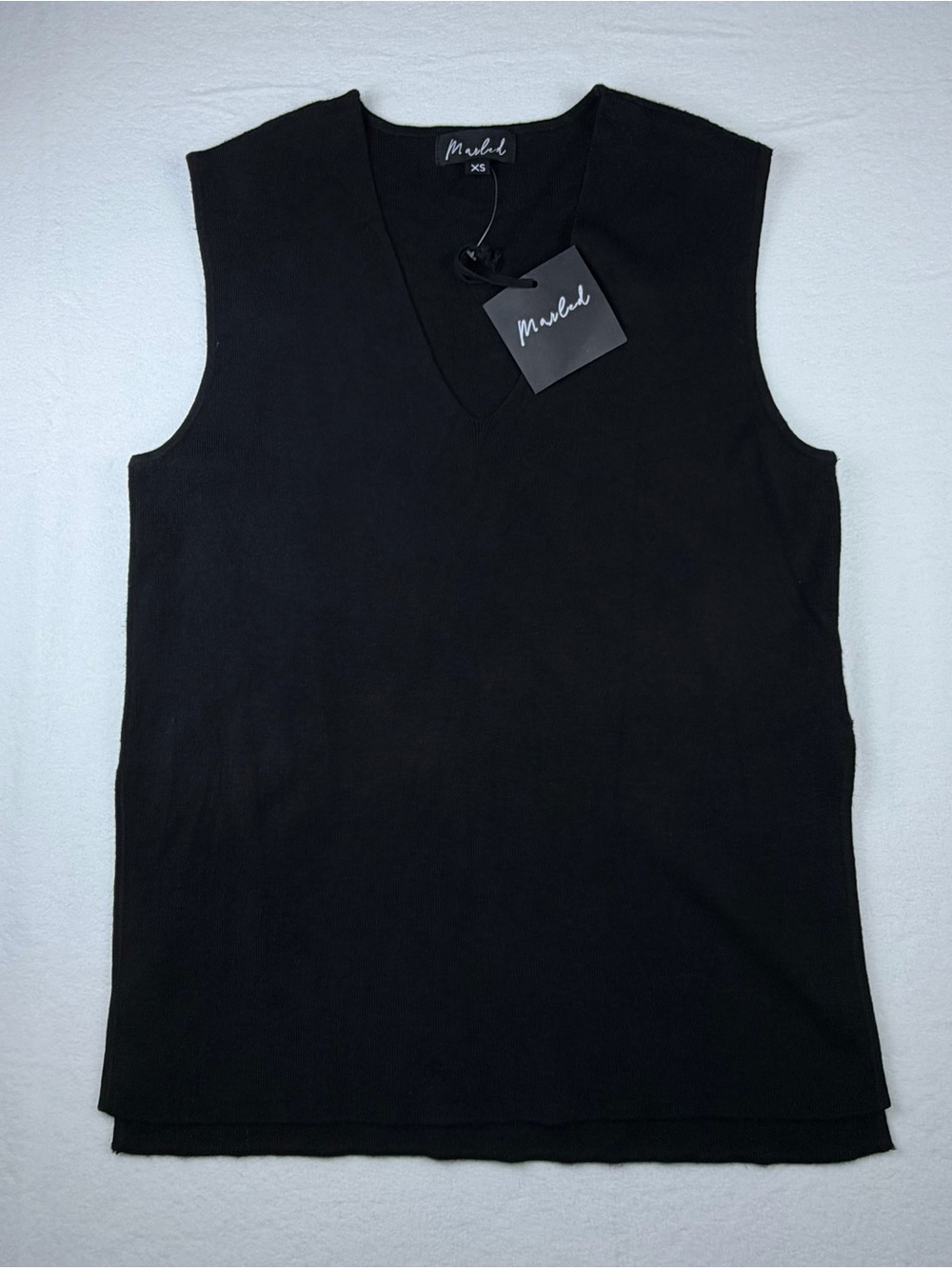 Marled Black V-Neck Sleeveless Sweater Top New With Tags Size XS - Picture 2 of 8
